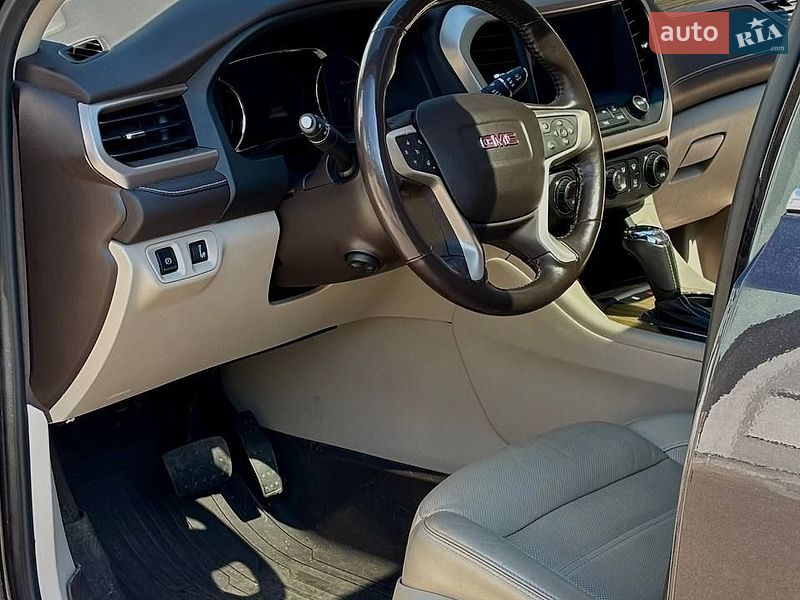 Позашляховик / Кросовер GMC Acadia 2017 в Києві фото 17 Позашляховик / Кросовер GMC Acadia 2017 в Києві