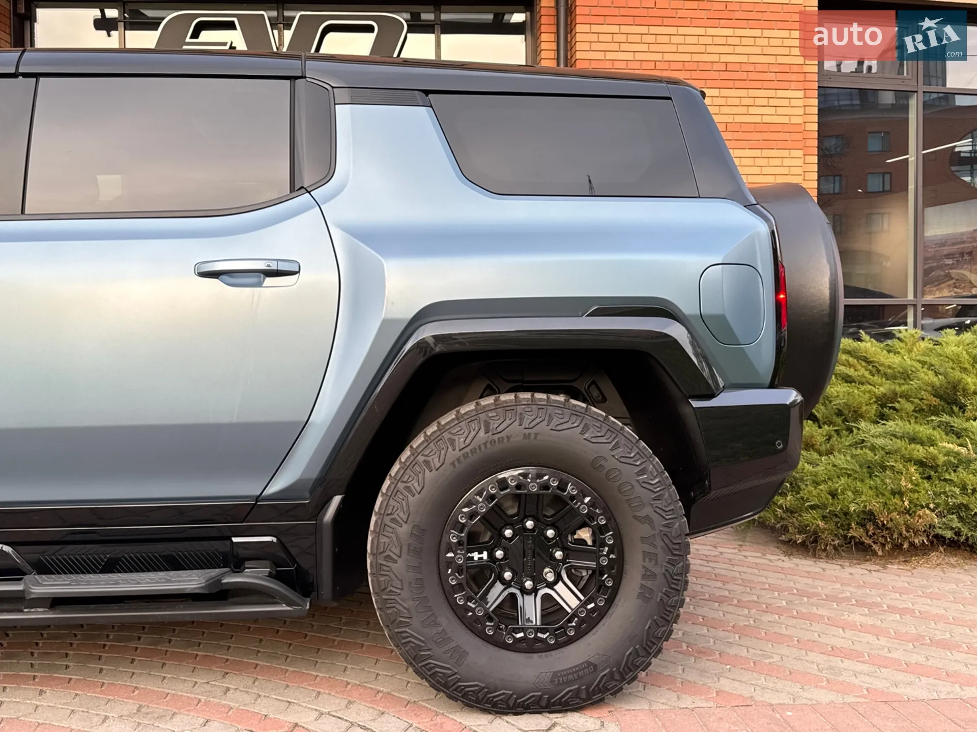 2024 GMC Hummer EV - мініатюра 3