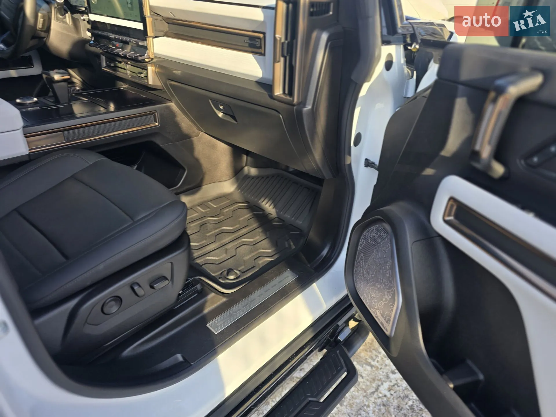 2023 GMC Hummer EV - мініатюра 38