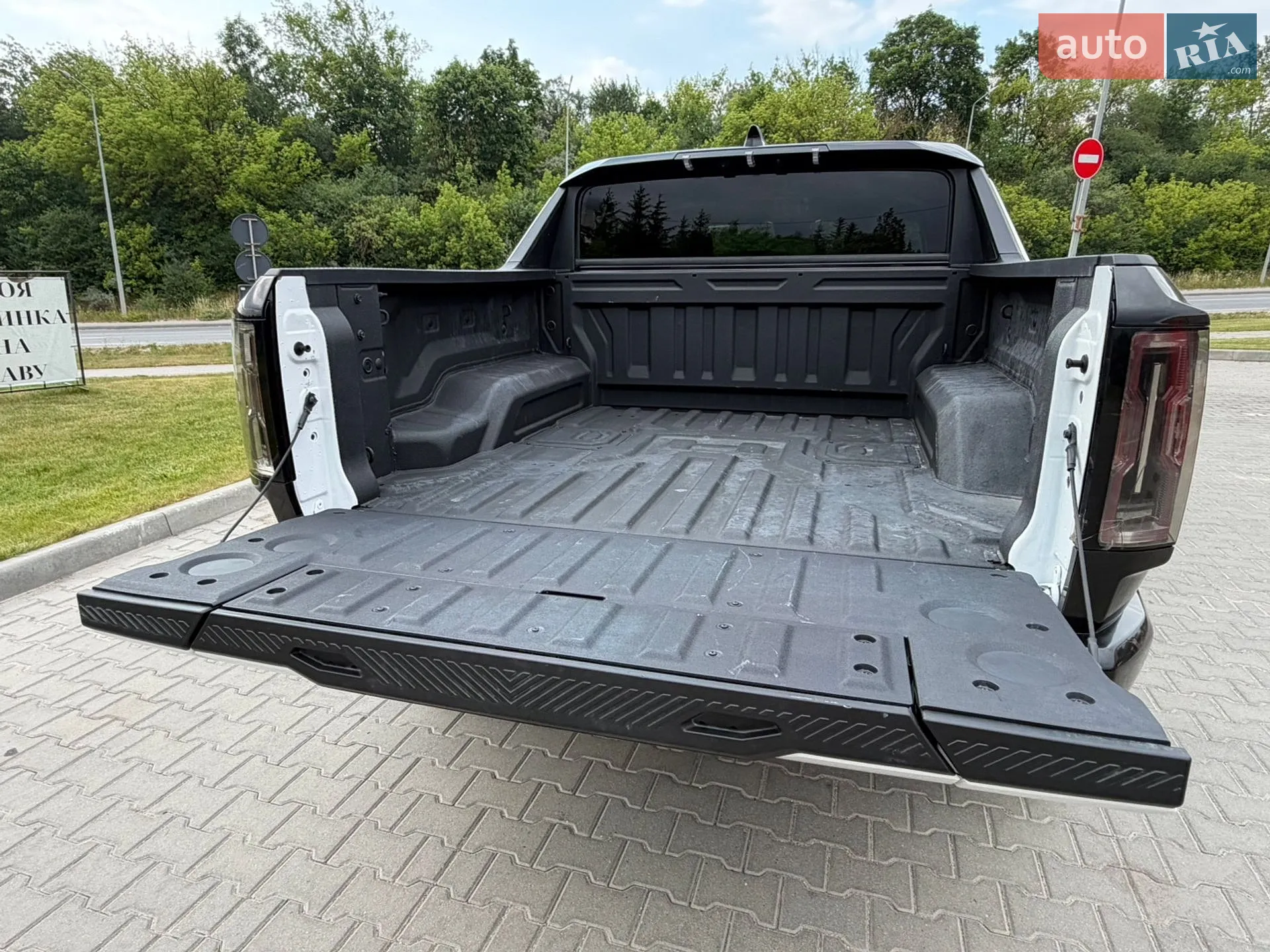 2024 GMC Hummer EV - мініатюра 21
