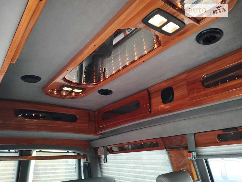 Мінівен GMC Savana 2001 в Баранівці