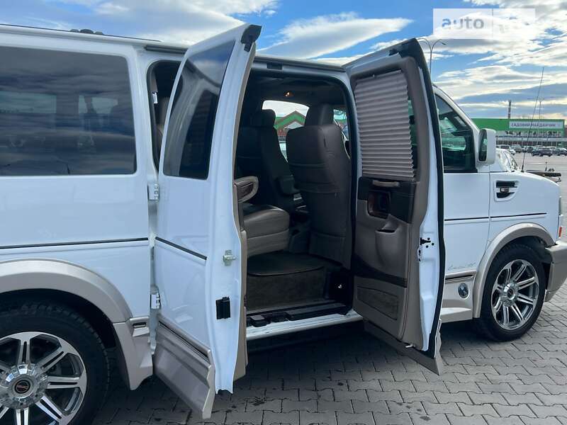 Минивэн GMC Savana 2016 в Черновцах