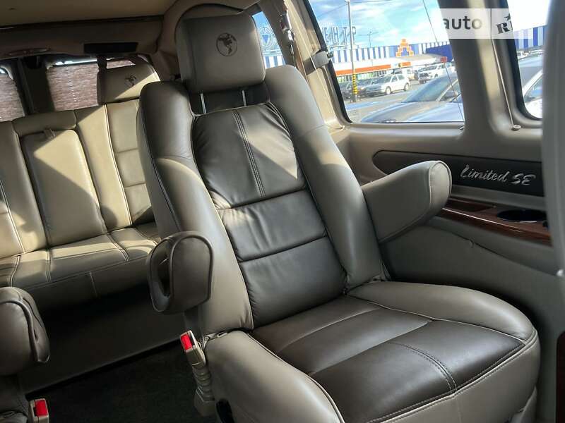 Минивэн GMC Savana 2016 в Черновцах