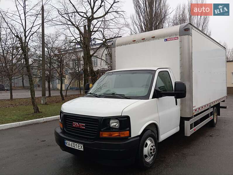 Вантажний фургон GMC Savana 2018 в Києві