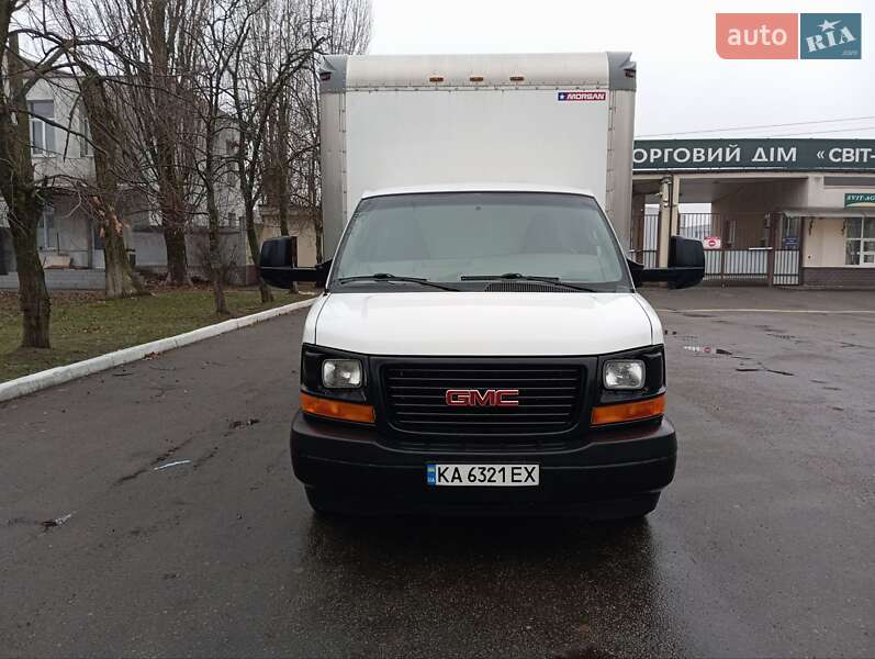 Вантажний фургон GMC Savana 2018 в Києві