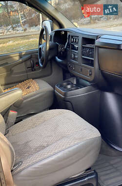 Минивэн GMC Savana 2007 в 