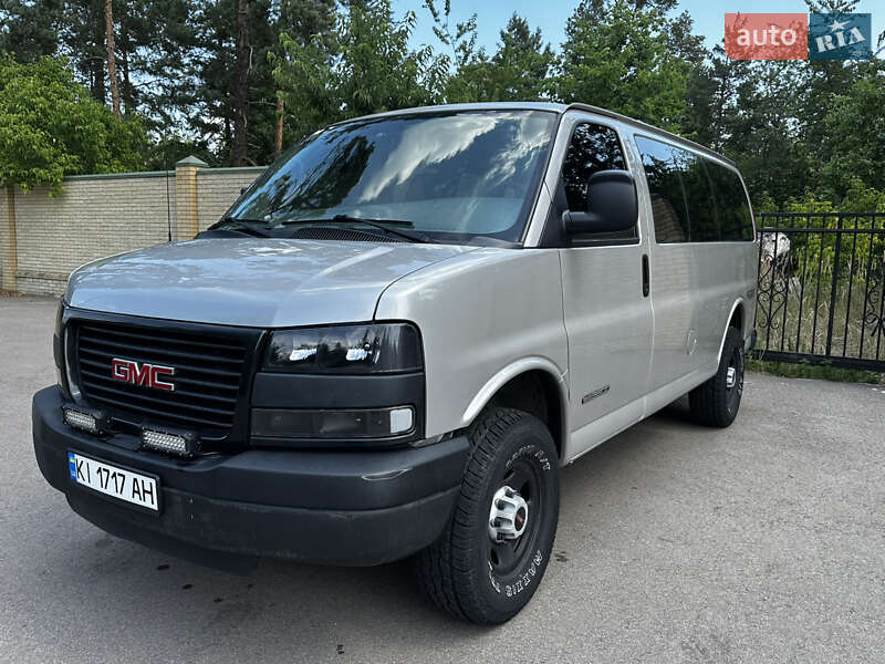 Мінівен GMC Savana 2005 в Києві