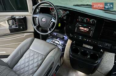Минивэн GMC Savana 2020 в 