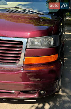 Минивэн GMC Savana 2003 в Хмельницком