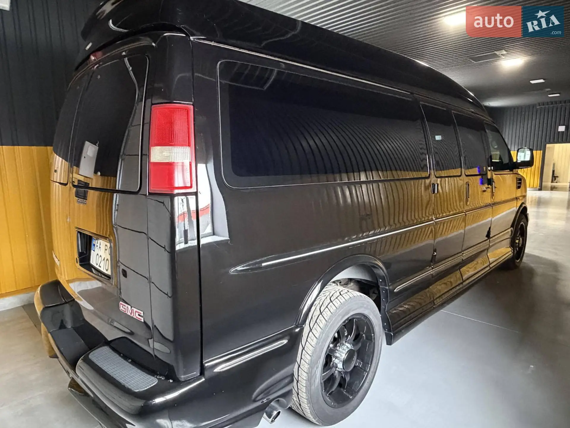 2010 GMC Savana - мініатюра 8