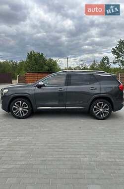 Позашляховик / Кросовер GMC Terrain 2018 в 