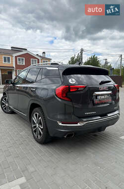 Позашляховик / Кросовер GMC Terrain 2018 в 