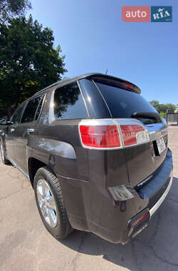 Внедорожник / Кроссовер GMC Terrain 2013 в 