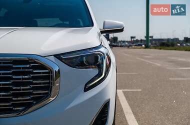 Внедорожник / Кроссовер GMC Terrain 2019 в 