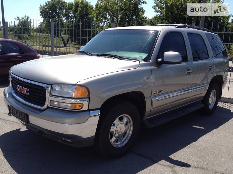 Внедорожник / Кроссовер GMC Yukon 2000 в 