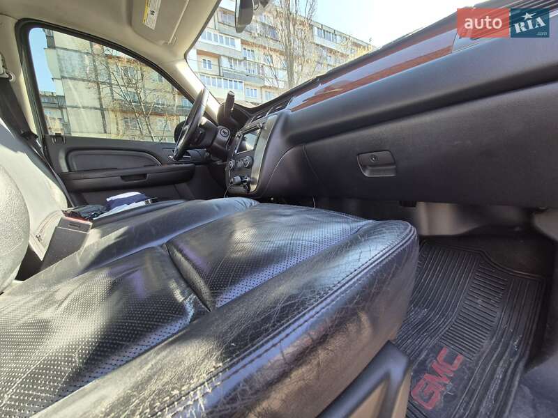 Внедорожник / Кроссовер GMC Yukon 2006 в Киеве