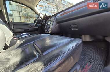 Внедорожник / Кроссовер GMC Yukon 2006 в 