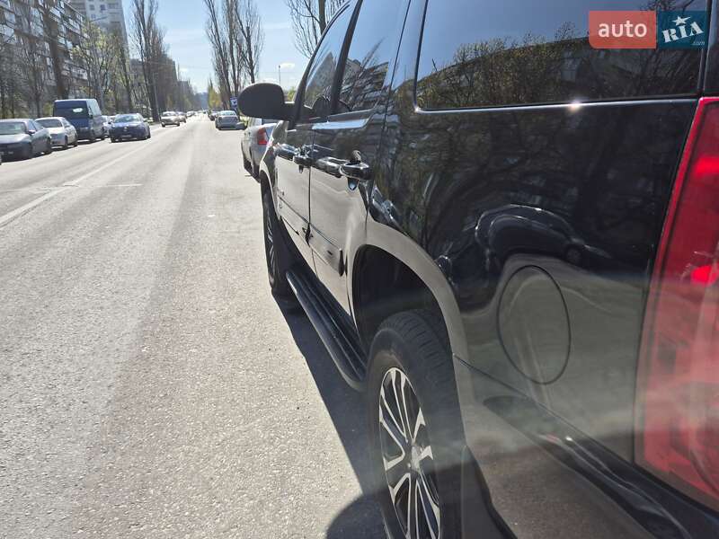 Внедорожник / Кроссовер GMC Yukon 2006 в Киеве