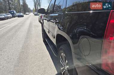 Внедорожник / Кроссовер GMC Yukon 2006 в 