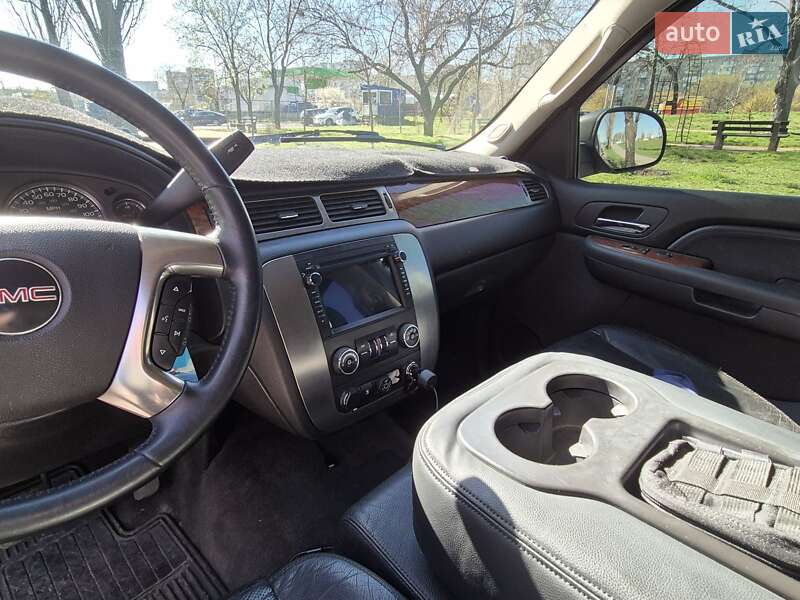 Внедорожник / Кроссовер GMC Yukon 2006 в Киеве