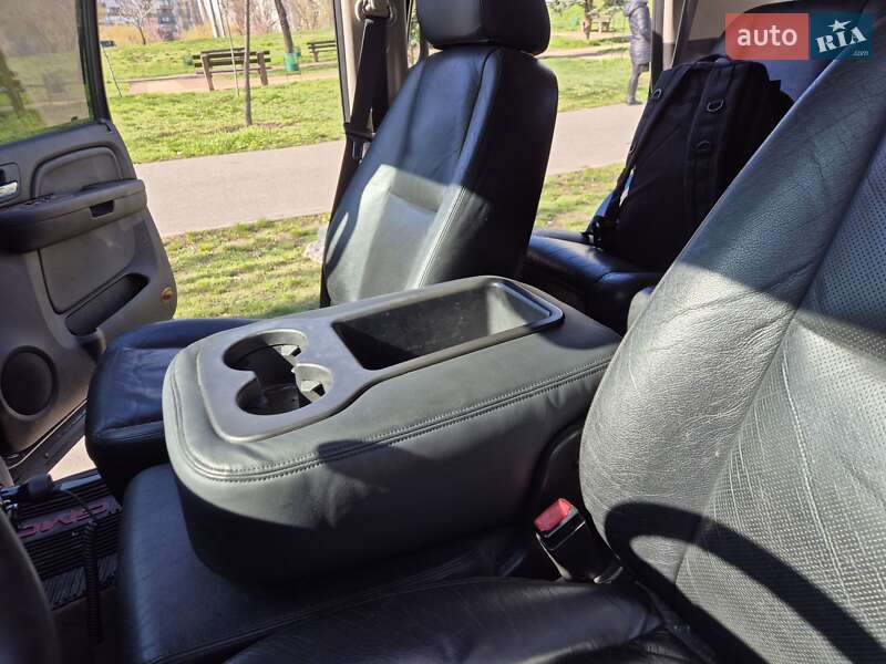Внедорожник / Кроссовер GMC Yukon 2006 в Киеве