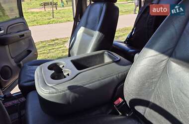 Внедорожник / Кроссовер GMC Yukon 2006 в 