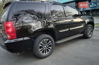 Внедорожник / Кроссовер GMC Yukon 2006 в 