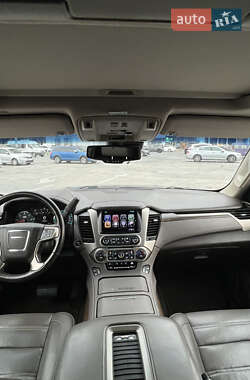 Внедорожник / Кроссовер GMC Yukon 2017 в 