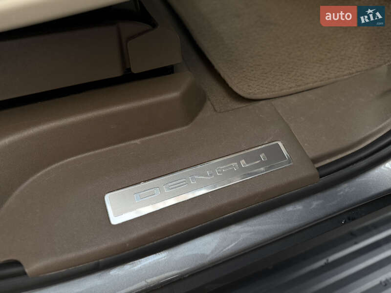 Внедорожник / Кроссовер GMC Yukon 2021 в Львове