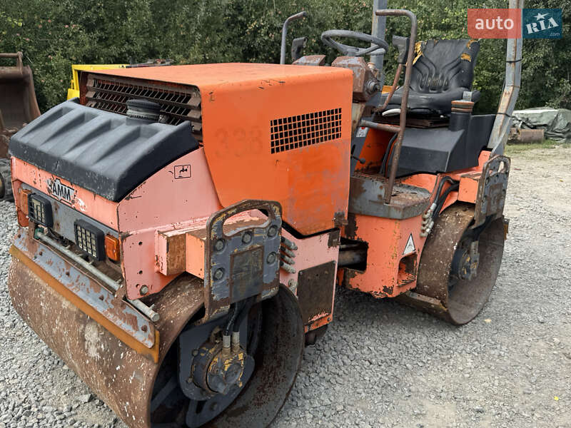 Дорожній каток Hamm HD 12 2001 в Недобоївцях