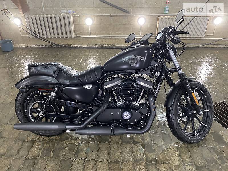 Harley-Davidson 883 Iron