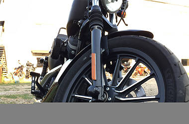 Мотоцикл Чоппер Harley-Davidson 883 Iron 2013 в 