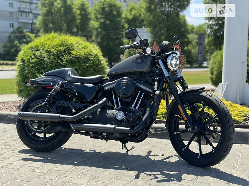 Боббер Harley-Davidson 883 Iron 2019 в Вишневом