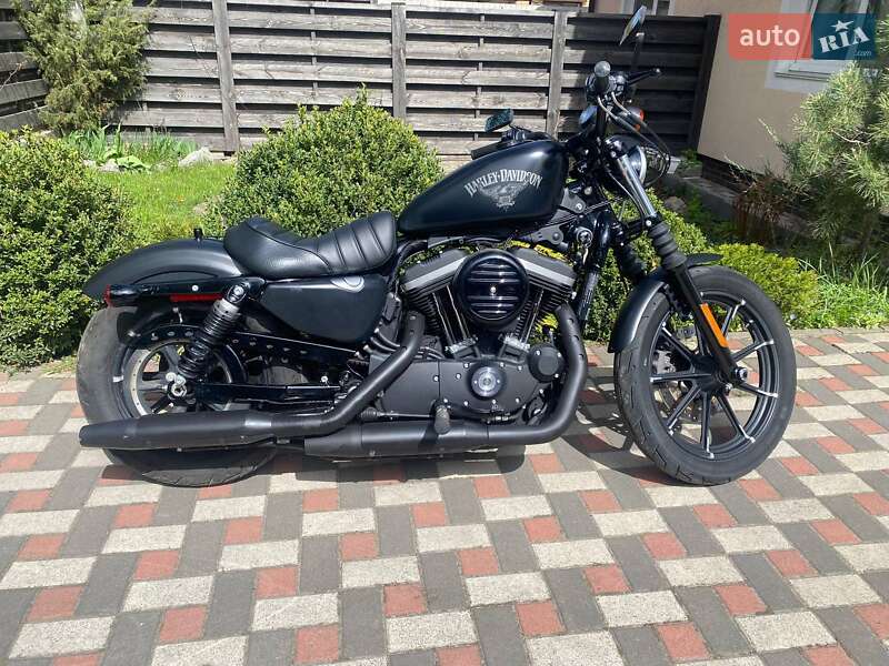 Мотоцикл Круизер Harley-Davidson 883 Iron 2017 в 