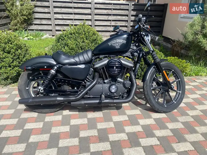 Мотоцикл Круизер Harley-Davidson 883 Iron 2017 в 