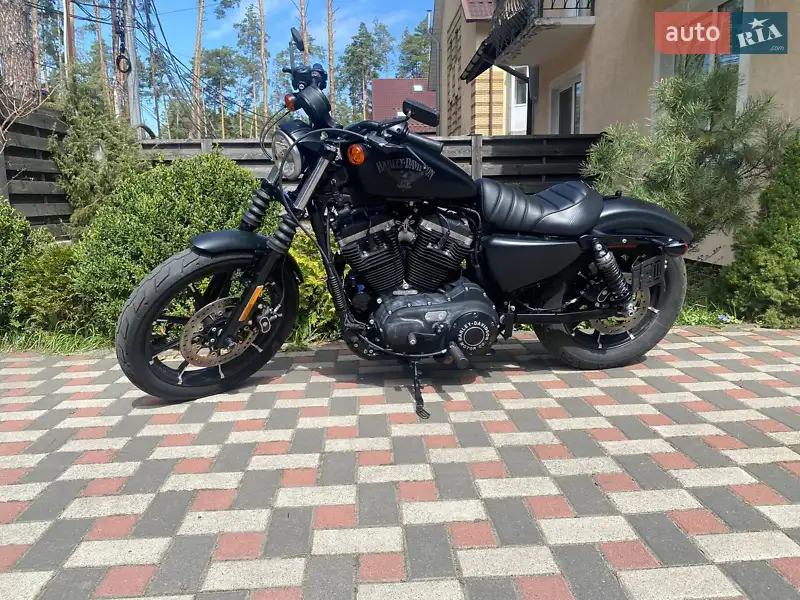Мотоцикл Круизер Harley-Davidson 883 Iron 2017 в 