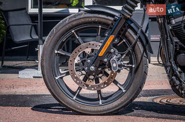 Мотоцикл Круізер Harley-Davidson 883 Iron 2019 в 