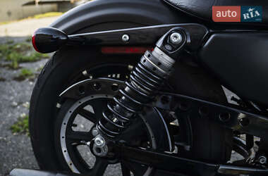 Мотоцикл Круизер Harley-Davidson 883 Iron 2017 в 