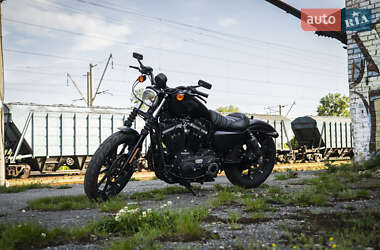 Мотоцикл Круизер Harley-Davidson 883 Iron 2017 в 