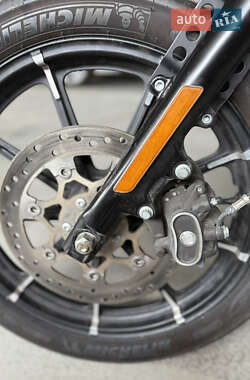 Боббер Harley-Davidson 883 Iron 2022 в 
