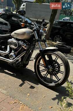 Мотоцикл Чоппер Harley-Davidson Breakout 2018 в 
