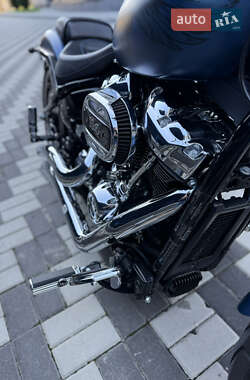 Мотоцикл Круизер Harley-Davidson Breakout 2018 в 