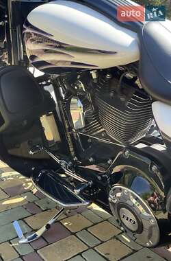 Мотоцикл Туризм Harley-Davidson CVO Street Glide 2016 в 