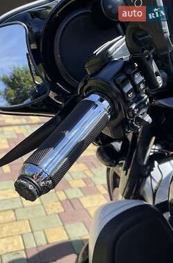 Мотоцикл Туризм Harley-Davidson CVO Street Glide 2016 в 