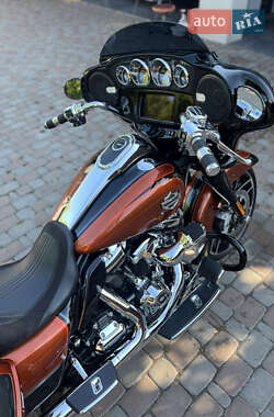 Мотоцикл Туризм Harley-Davidson CVO Street Glide 2022 в 