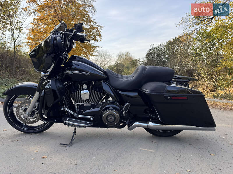 Мотоцикл Круізер Harley-Davidson CVO Street Glide 2016 в Рівному фото 10 Мотоцикл Круізер Harley-Davidson CVO Street Glide 2016 в Рівному