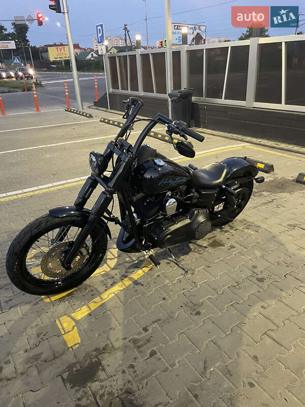 Боббер Harley-Davidson Dyna 2011 в Святопетровское