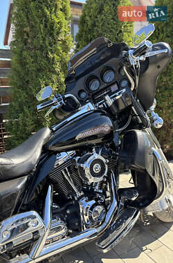 Мотоцикл Круізер Harley-Davidson FLHTC 2004 в 