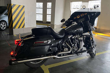 Мотоцикл Классик Harley-Davidson FLHTCU Ultra Classic Electra Glide 2018 в 