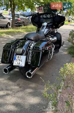 Мотоцикл Круизер Harley-Davidson FLHTCU Ultra Classic Electra Glide 2018 в 